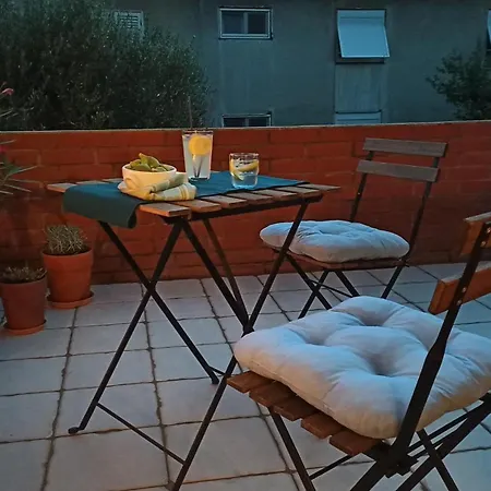 O - Private Entrance, Sunny Terrace *