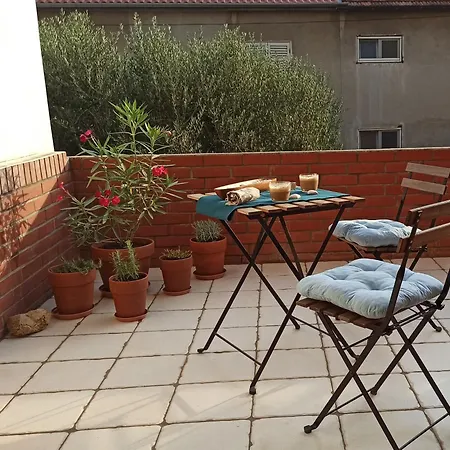 O - Private Entrance, Sunny Terrace